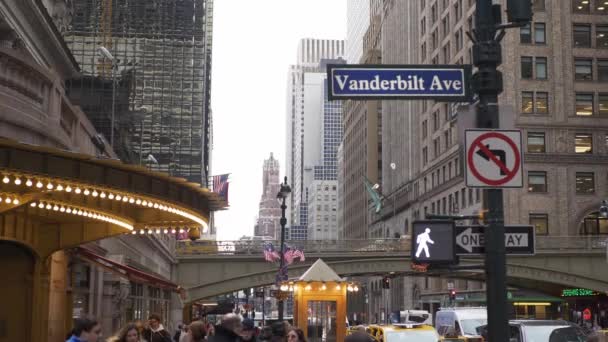 Manhattan Gatuvy på Grand Central station — Stockvideo