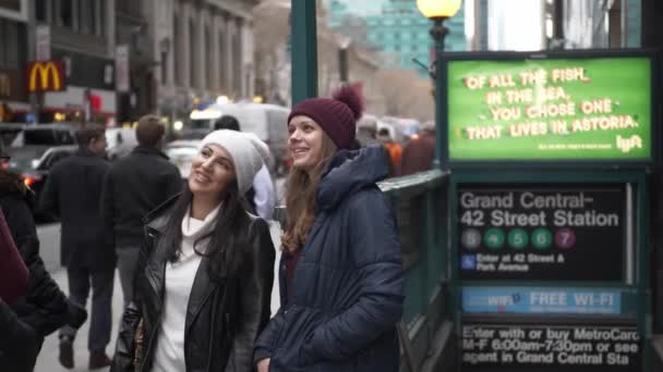 Entrada de metro en Nueva York — Vídeos de Stock