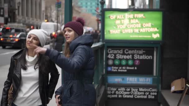 ニューヨークの地下鉄の入口 — ストック動画