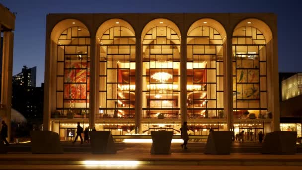 Μητροπολιτική Όπερα Που Ονομάζεται Κοα Στο Lincoln Center Στη Νέα — Αρχείο Βίντεο