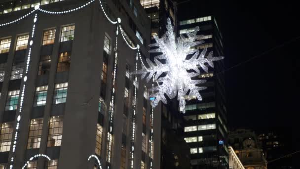 Décoration de Noël dans les rues de New York — Video