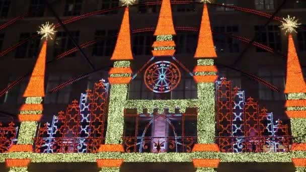 Kerstdecoratie op Saks Fifth Avenue Manhattan — Stockvideo