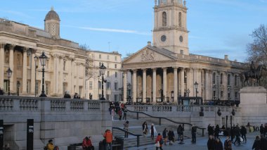 15 Aralık 2018 - Londra, İngiltere - Londra'da Trafalgar Meydanı, Ulusal Galeri