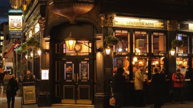 Londra Leicester silah barda gece - Londra, İngiltere - 15 Aralık 2018