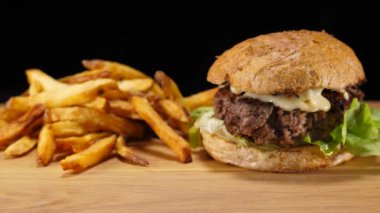 Taze ızgara Hamburger patates kızartması - Amerikan Burger