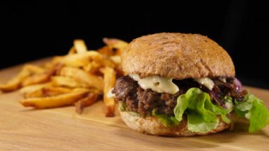 Lezzetli Fast Food Burger - Hamburger yemeye hazır
