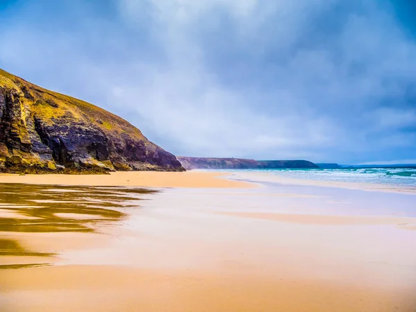 St agnes beach in cornwall - ein surferparadies in england — Stockfoto