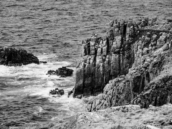 A parton Lands End Cornwall híres sziklák — Stock Fotó