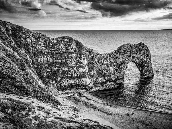 Durdle Door - знаменитая достопримечательность на побережье Девона возле Дорсета — стоковое фото