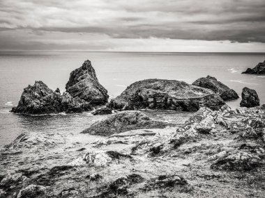 Harika Kynance Cove Cornwall - ünlü bir dönüm noktası