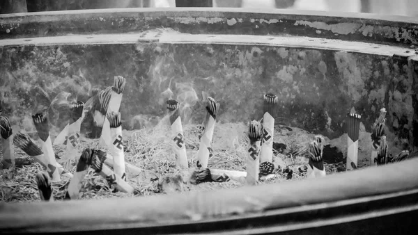 Bastoncini Religiosi Innocenti Che Bruciano Bollitore Tempio Asakusa Tokyo Fotografia — Foto Stock