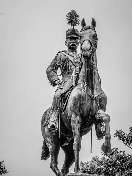 Статуя Акіхіто Komatsunomiya Імперського Князя Токіо Фотографія Подорожі — стокове фото