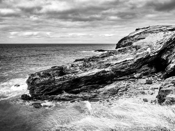 Die Bucht Von Tintagel Cornwall Ein Beliebtes Wahrzeichen Auf Tintagel — Stockfoto