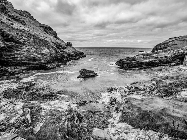 Den Cove Tintagel Cornwall Ett Populärt Landmärke Tintagel Castle Resor — Stockfoto