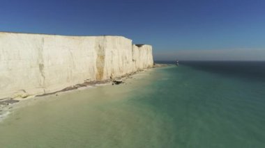 Yukarıdaki hava görünümünden Ingiltere 'nin ünlü beyaz kayalıkları
