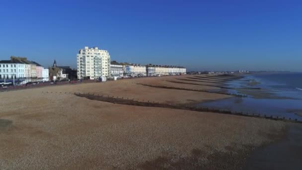 Vlucht Het Strand Van Eastbourne Sussex — Stockvideo