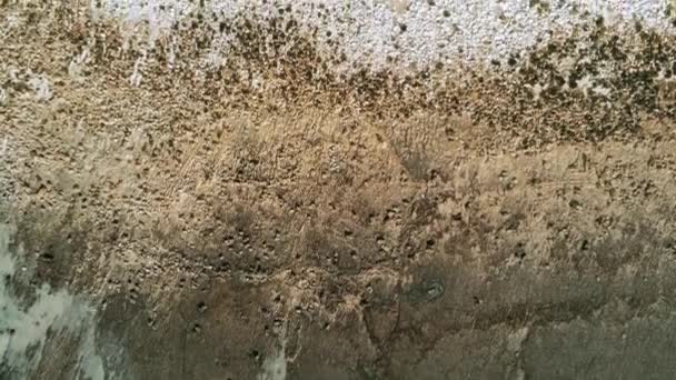 Vol au-dessus des falaises blanches de la côte sud de l'Angleterre - vue aérienne 