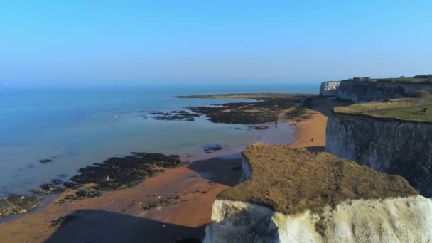 Vuelo Sobre Botany Bay Con Sus Acantilados Blancos Kent Vista — Vídeo de stock