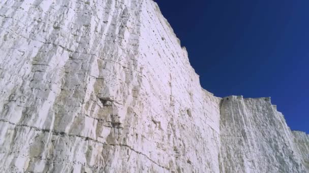 Yukarıdan Seven Sisters Beyaz Kayalıklar Havadan Görünümü — Stok video