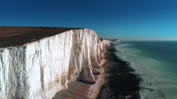 Vuelo Sobre Los Acantilados Blancos Costa Sur Inglaterra Vista Aérea — Vídeos de Stock