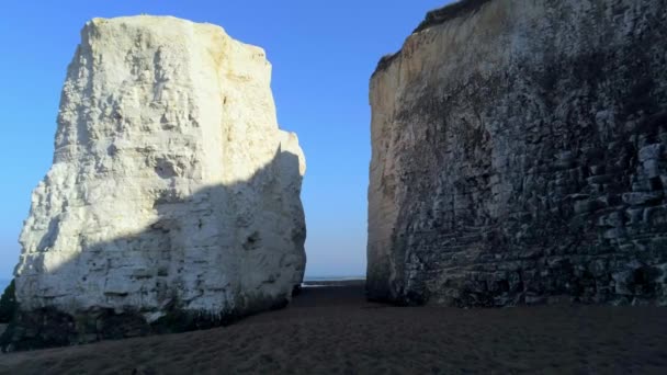 White Cliffs Chalk Rocks Botany Bay England Aerial View — Stock Video