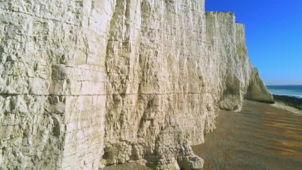 Vuelo Sobre Los Acantilados Blancos Beachy Head Seven Sisters Inglaterra — Vídeos de Stock