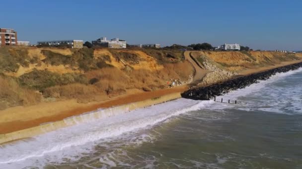 南の英国の海岸線に沿った飛行 航空写真 — ストック動画