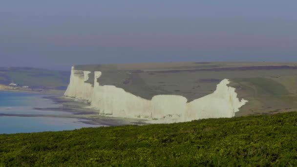 Białe Klify Siedem Sióstr Południowym Wybrzeżu Anglii Fotografia Podróżnicza — Wideo stockowe