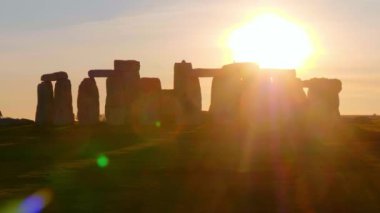 Stonehenge İngiltere üzerinden harika gün batımı 