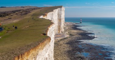 Ünlü yedi kız kardeş beyaz kayalıklarla, sahil Sussex İngiltere - gezi fotoğrafçılığı