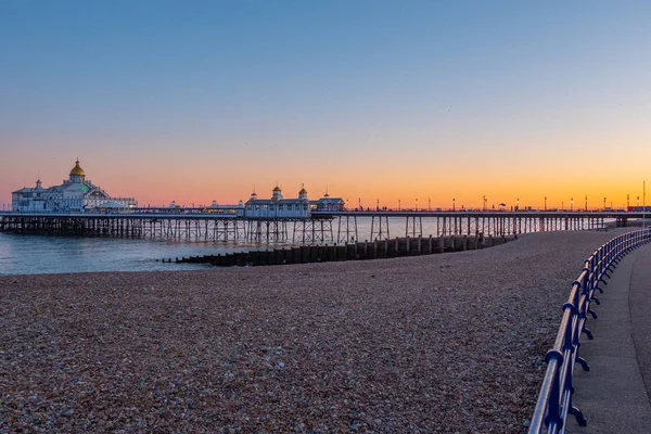 Famoso Cais Eastbourne Sol Noite — Fotografia de Stock