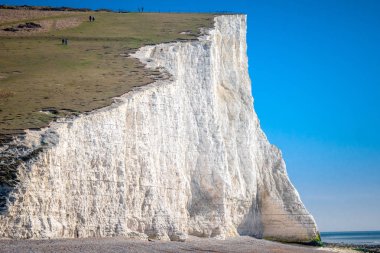 Ünlü yedi kız kardeş beyaz kayalıklarla, sahil Sussex İngiltere - gezi fotoğrafçılığı