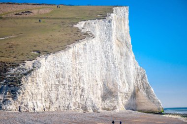 Ünlü yedi kız kardeş beyaz kayalıklarla, sahil Sussex İngiltere - gezi fotoğrafçılığı