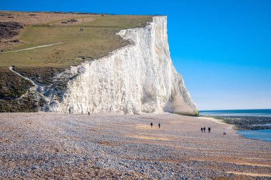 Ünlü yedi kız kardeş beyaz kayalıklarla, sahil Sussex İngiltere - gezi fotoğrafçılığı