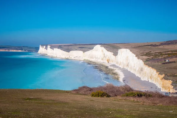 Ünlü Yedi Kız Kardeş Beyaz Kayalıklarla Sahil Sussex Ngiltere Gezi — Stok fotoğraf