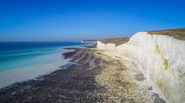 İngiltere'nin güney kıyısında, Yedi Kızkardeşler Beyaz kayalıklar