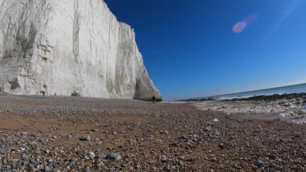 英国南部海岸的七姐妹的白色悬崖 — 图库视频影像