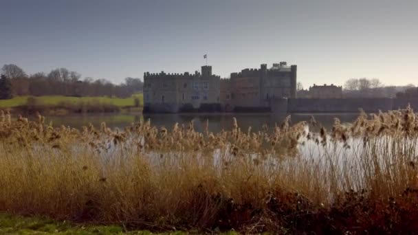 İngiltere'deki ünlü Leeds Castle — Stok video