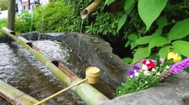 Bir Japon Tapınağı'nda ritüel arıtma Çeşme