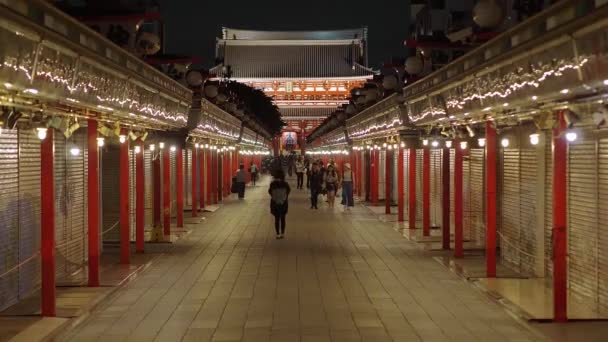 Templo más famoso de Tokio - Templo Senso-Ji por la noche - TOKIO, JAPÓN - 12 DE JUNIO DE 2018 — Vídeos de Stock