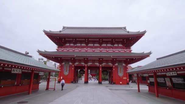 Senso-ji tempel in tokyo - berühmter sensoji in asakusa - tokyo, japan - 12. Juni 2018 — Stockvideo