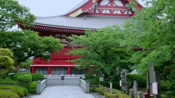 Tokyo 'daki en ünlü tapınak Asakusa' daki Senso-Ji Tapınağı. — Stok video