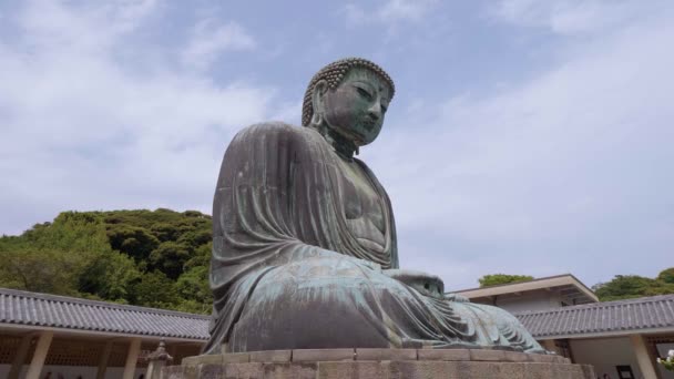 Berühmtestes Wahrzeichen Kamakuras - der große Buddha-Daibutsu — Stockvideo