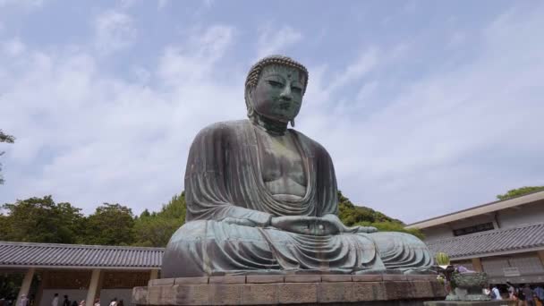 Berömda Great Buddha i Kamakura Daibutsu tempel - Tokyo, Japan - 12 juni 2018 — Stockvideo