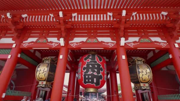 Templo Senso-Ji em Tóquio - famoso Sensoji em Asakusa - TOKYO, JAPÃO - JUNHO 12, 2018 — Vídeo de Stock