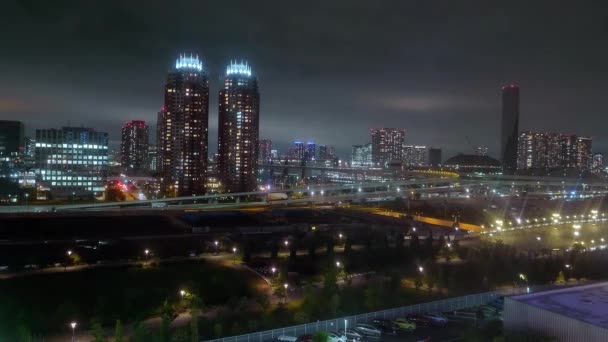 De skyline van Tokyo bij nacht - luchtfoto - Tokio, Japan - 12 juni, 2018 — Stockvideo