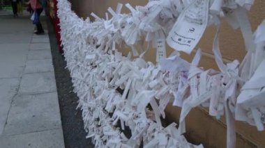 Omikujin - bir Budist Tapınağı veya Shinto tapınak kötü servet kağıtları