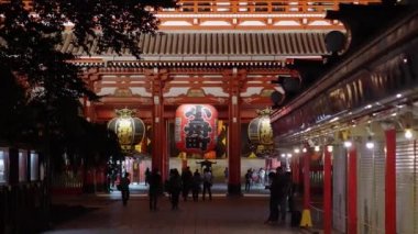 En ünlü Tapınağı Tokyo - gece Senso-Ji Tapınağı - Tokyo, Japonya - 12 Haziran 2018