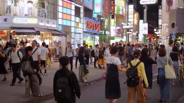 Tokyo shibuya bei Nacht - ein geschäftiges und beliebtes Viertel in der Stadt - tokyo, japan - 12. Juni 2018 — Stockvideo