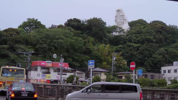 Ofuna monument och staty på hill - Ofuna Kannon - Kamakura, Japan - 18 juni 2018 — Stockvideo